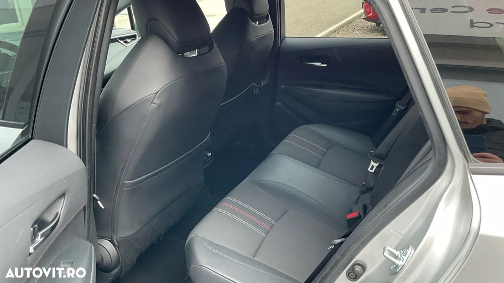 Toyota Corolla 2.0 HSD Exclusive Plus GR Sport Bi-Tone - 38