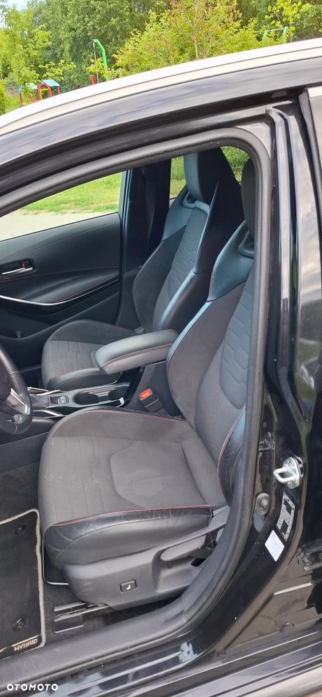 Toyota Corolla 2.0 Hybrid Executive - 16
