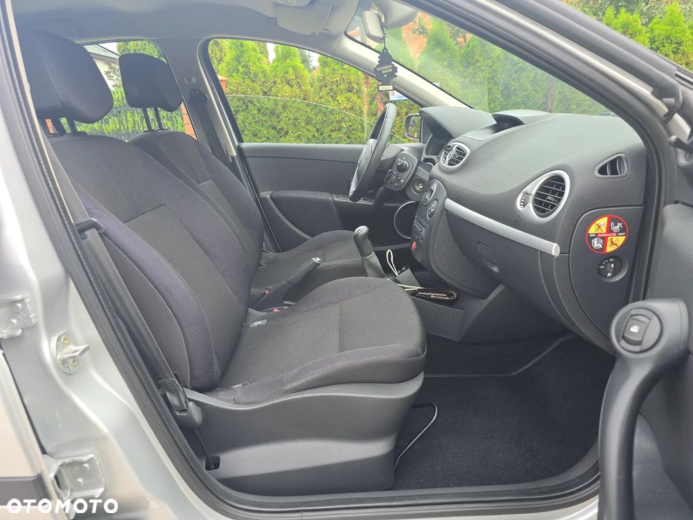 Renault Clio - 15