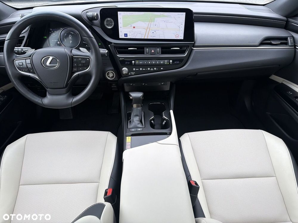 Lexus ES 300h F Sport Design - 15