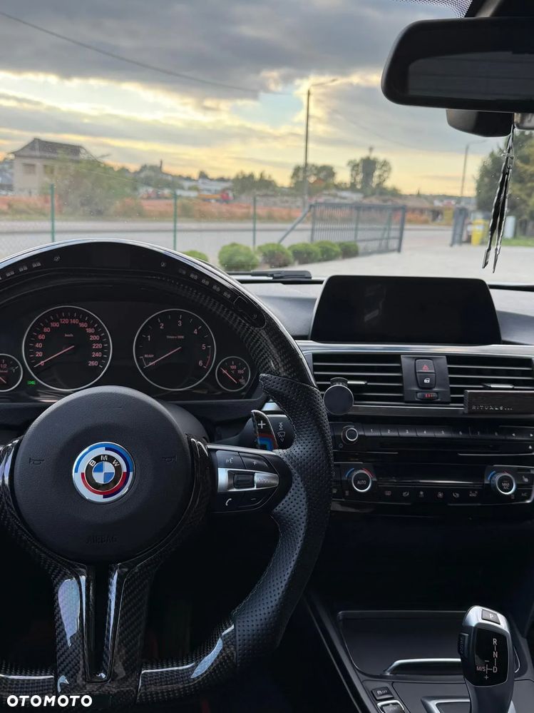BMW Seria 3 320d Touring xDrive - 11