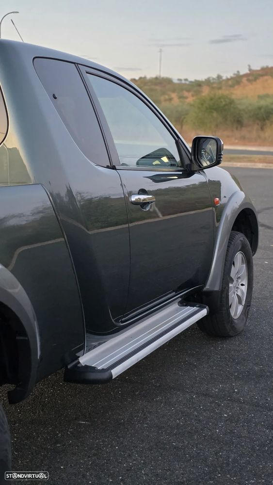 Mitsubishi L200 Pick Up 4x4 Intense Club Cab - 26
