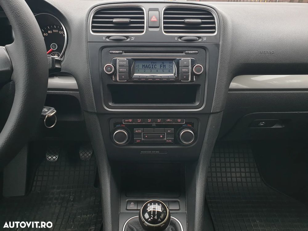 Volkswagen Golf 1.6 TDI DPF BlueMotion - 14