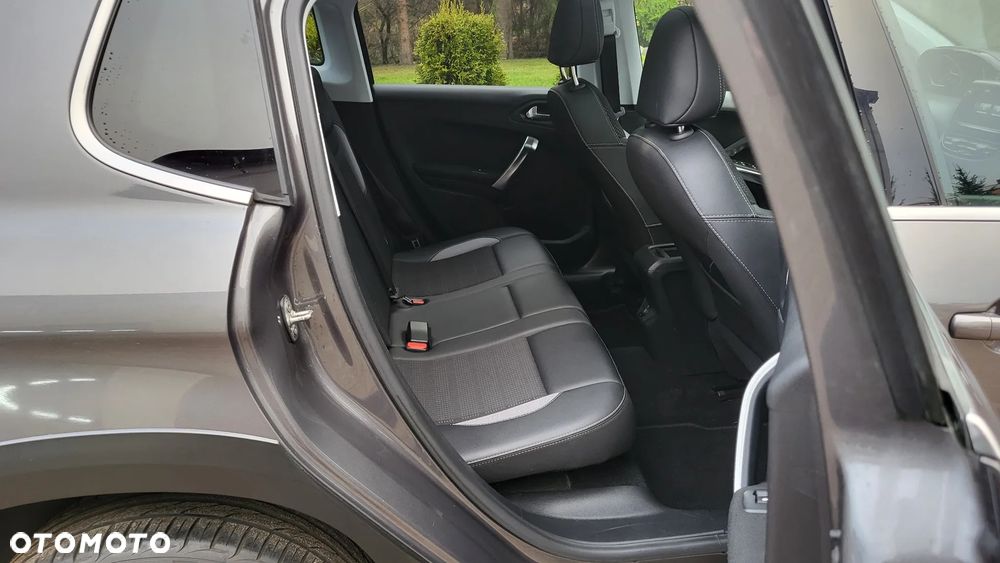 Peugeot 2008 1.6 BlueHDi Allure - 11