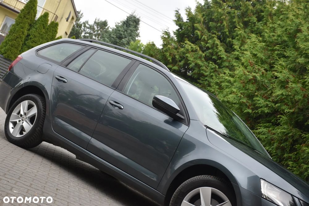 Skoda Octavia 1.6 TDI DSG Style - 39
