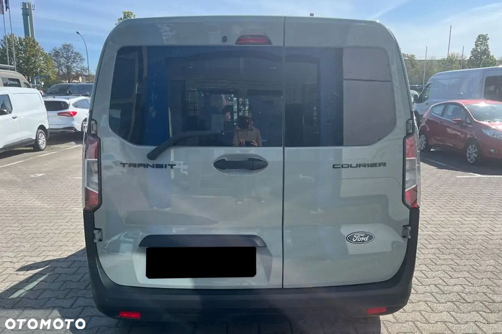 Ford Transit Courier - 7