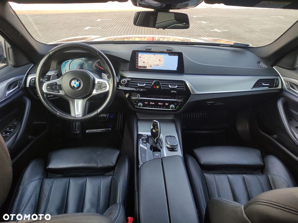 BMW Seria 5 520d M Sport - 10