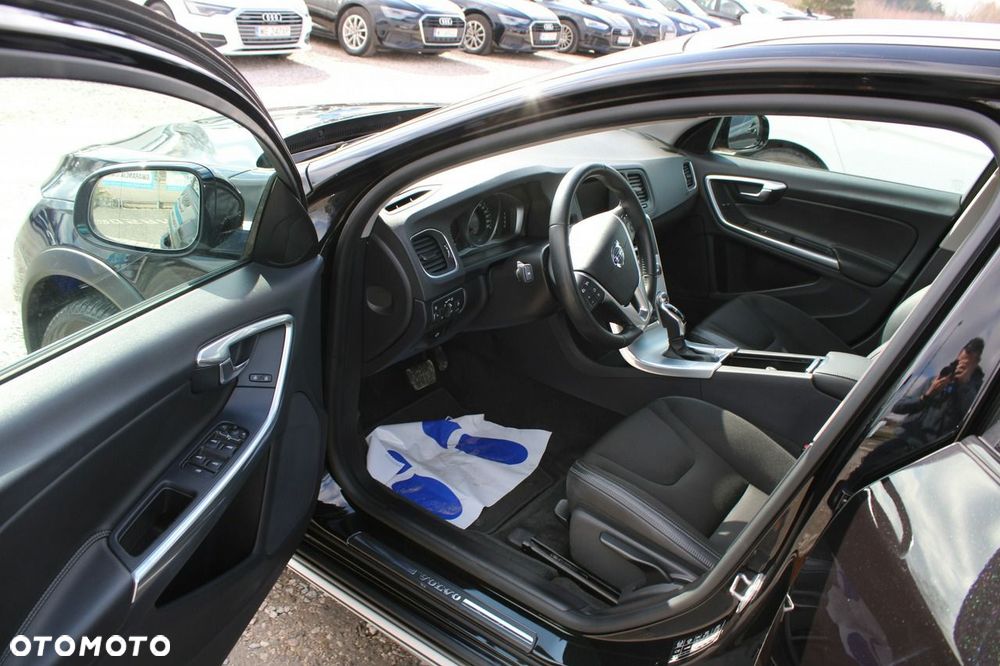 Volvo V60 Cross Country D4 Drive-E Momentum - 21