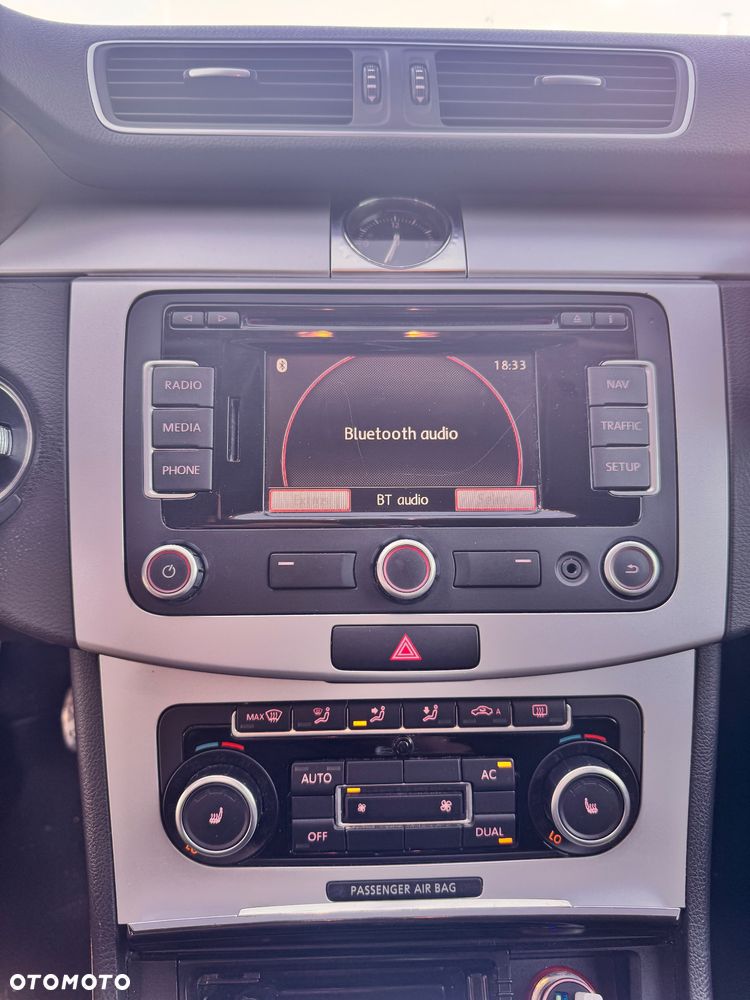 Volkswagen Passat - 15