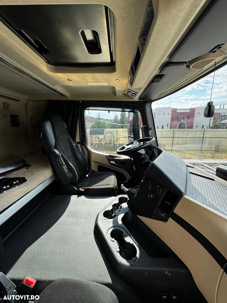 Mercedes-Benz Actros - 8