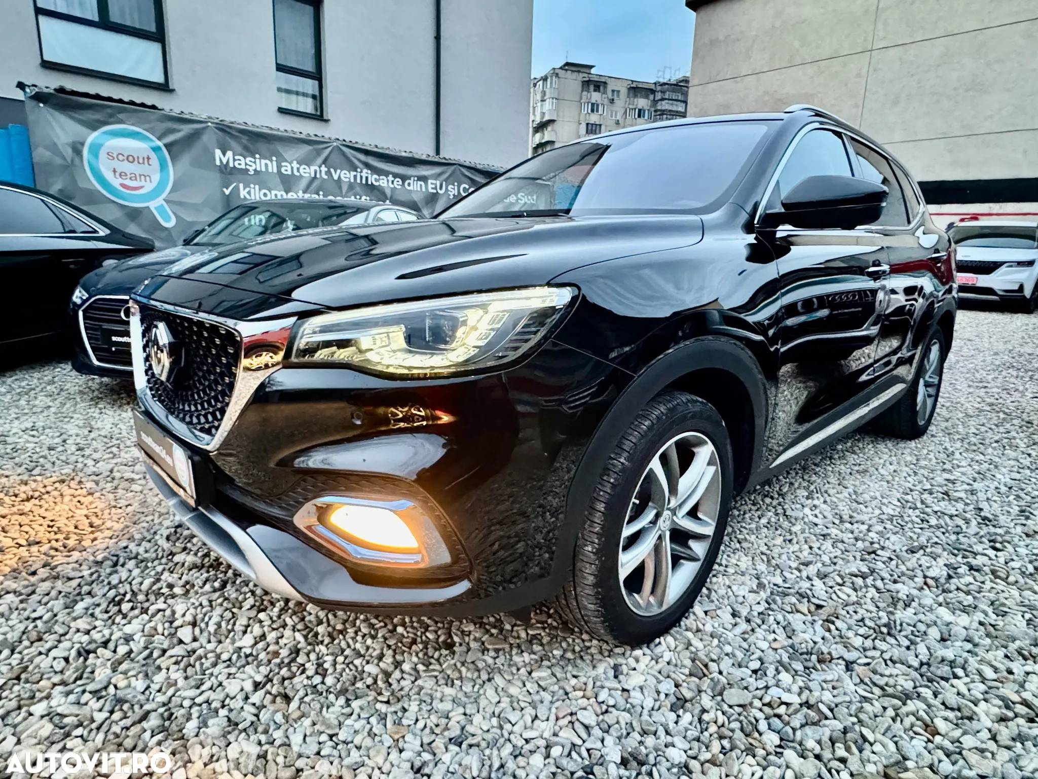 MG EHS 1.5T-GDI PHEV Luxury - 4