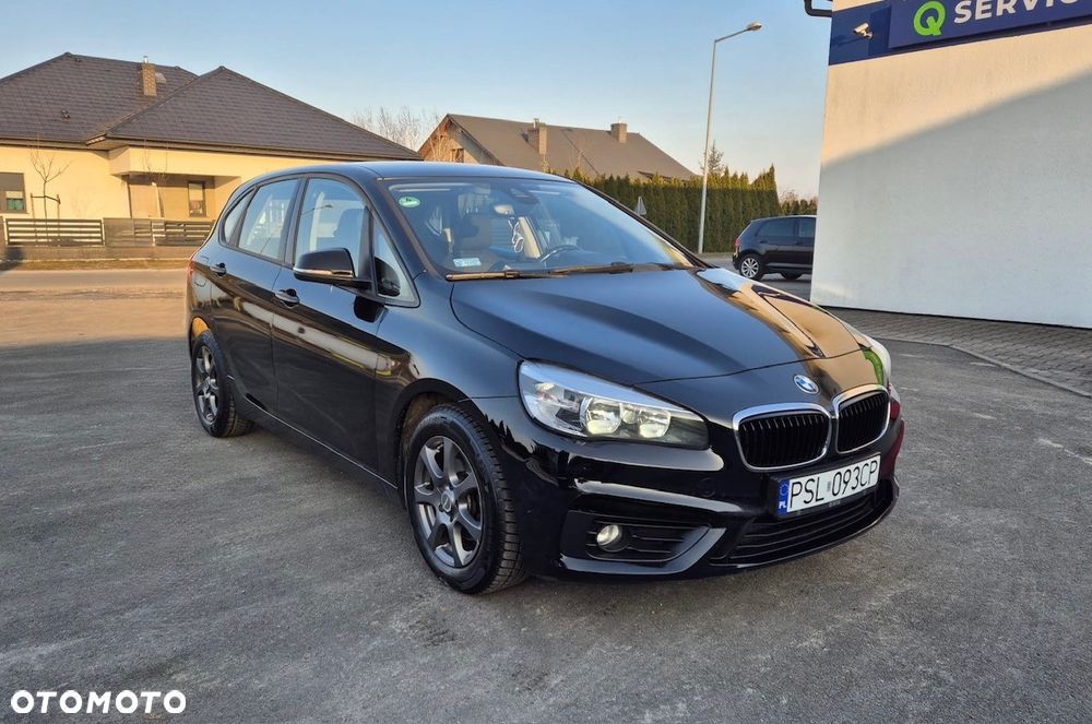 BMW Seria 2 218d - 10
