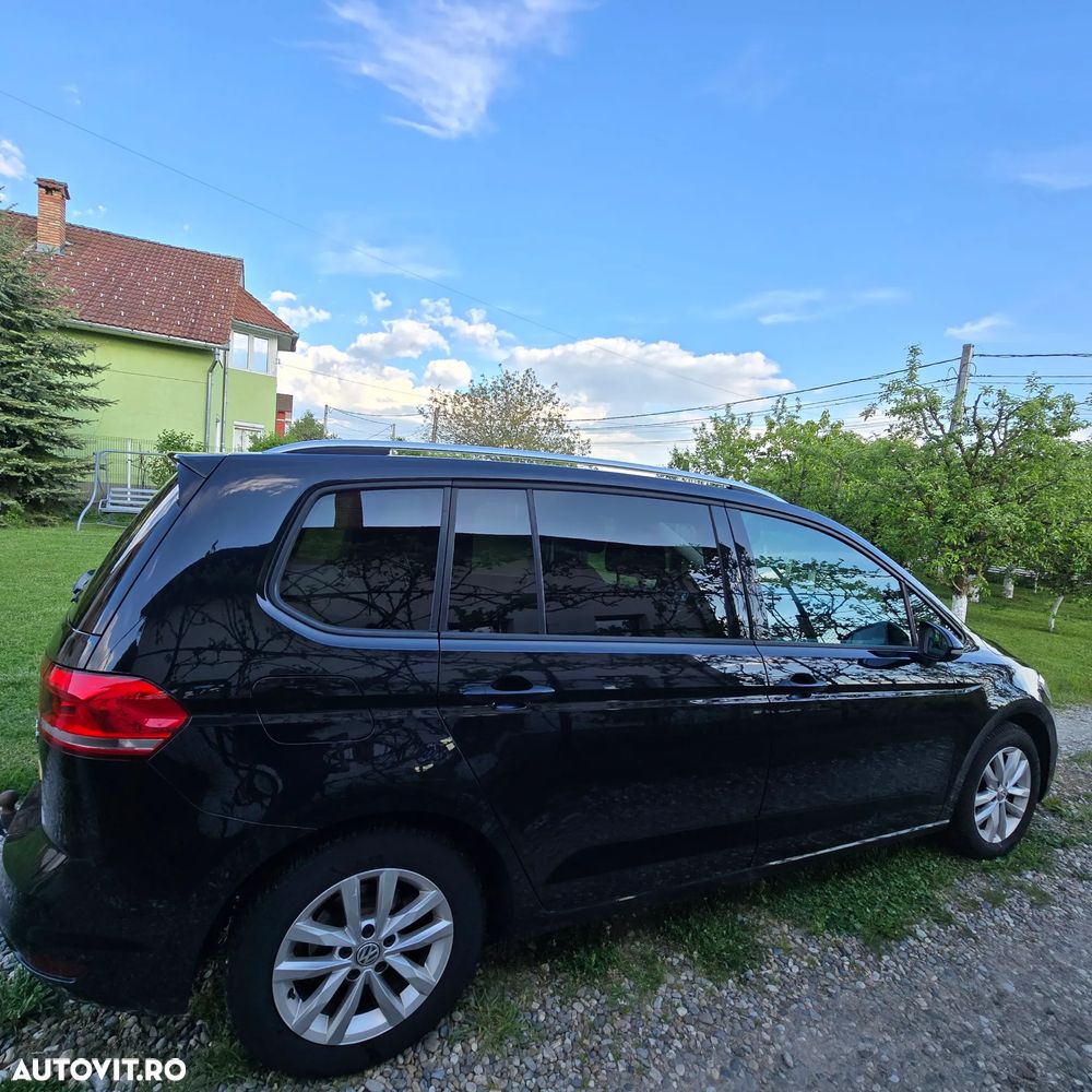Volkswagen Touran 2.0 TDI DSG Highline - 5