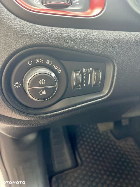 Jeep Renegade - 30