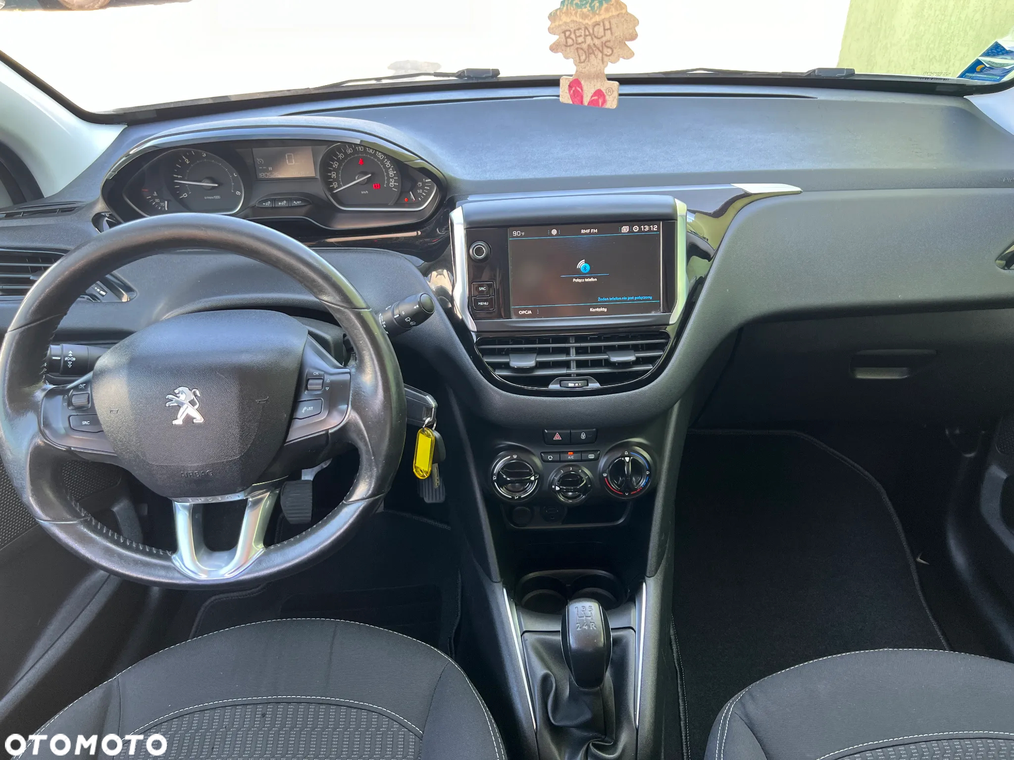 Peugeot 208 - 10