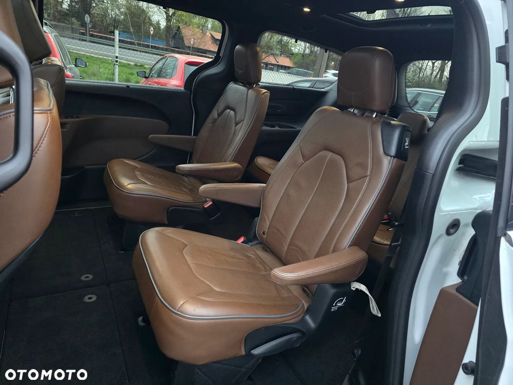 Chrysler Pacifica - 30