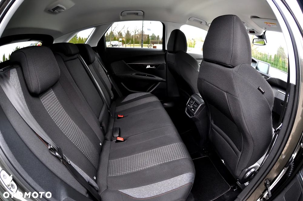 Peugeot 3008 1.2 PureTech Allure S&S - 20