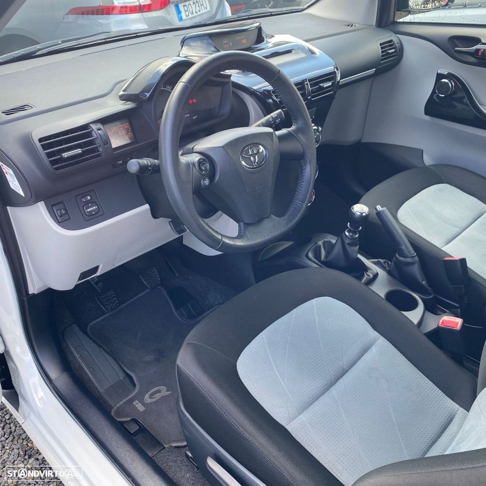 Toyota iQ 1.0 VVT-i 2 - 20