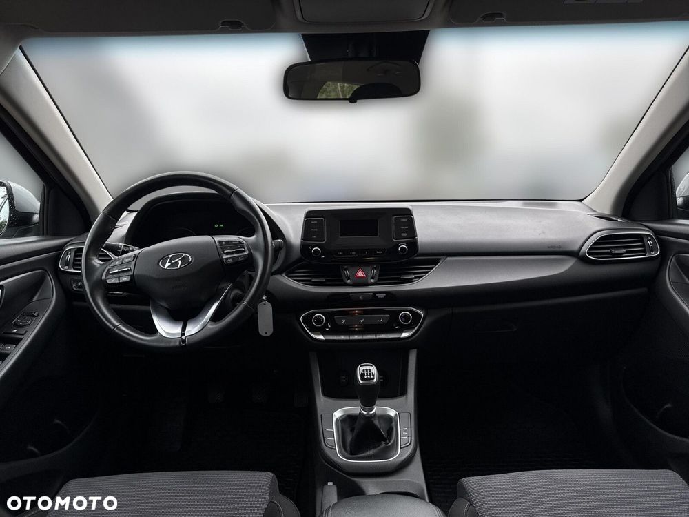 Hyundai i30 1.5 DPI Classic + - 38