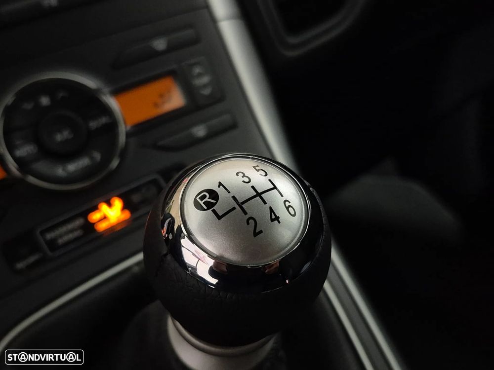 Toyota Auris 1.33 VVT-i Sol - 21