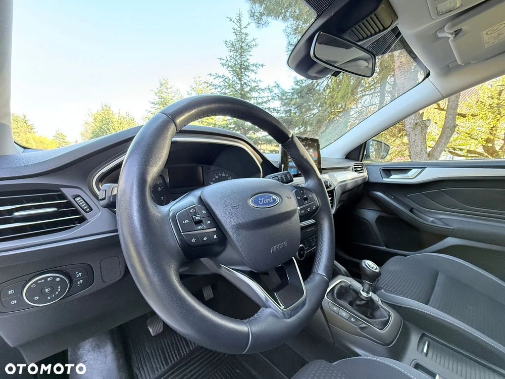 Ford Focus 1.0 EcoBoost Titanium - 18
