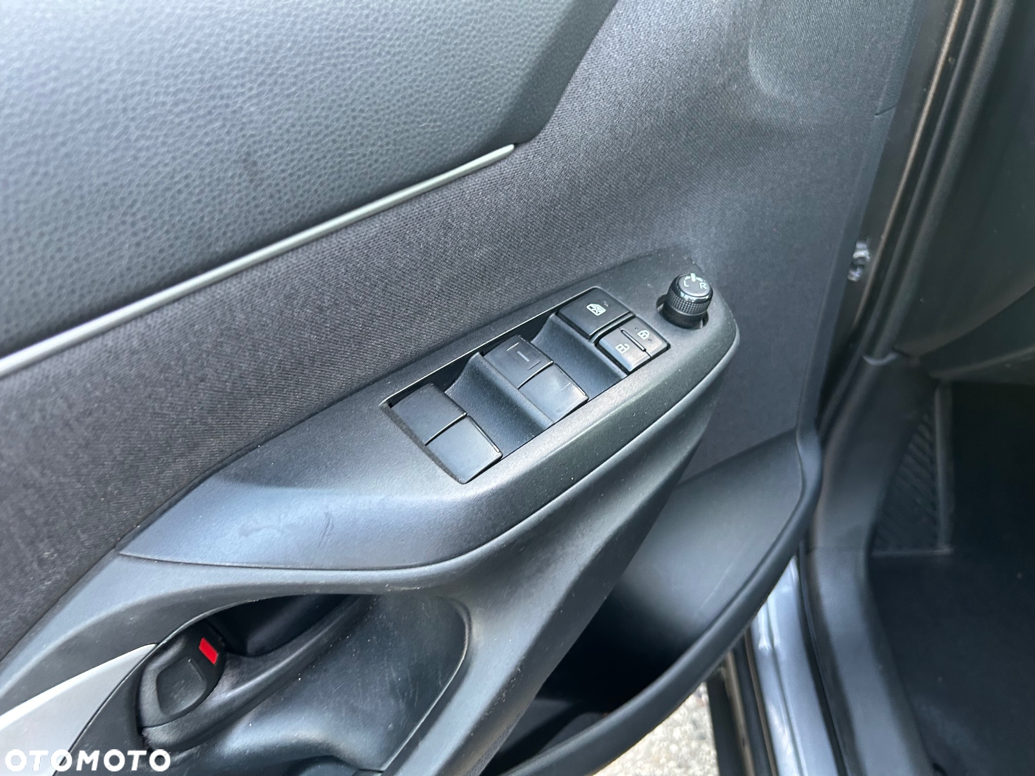 Toyota Yaris Hybrid 1.5 Comfort - 31