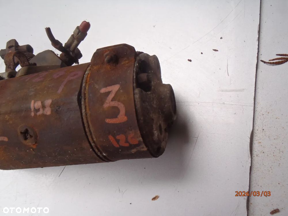 rozrusznik główka stojan szczotkotrzymacz obudowa  śruby z rozrusznika fiat 126p maluch - 2