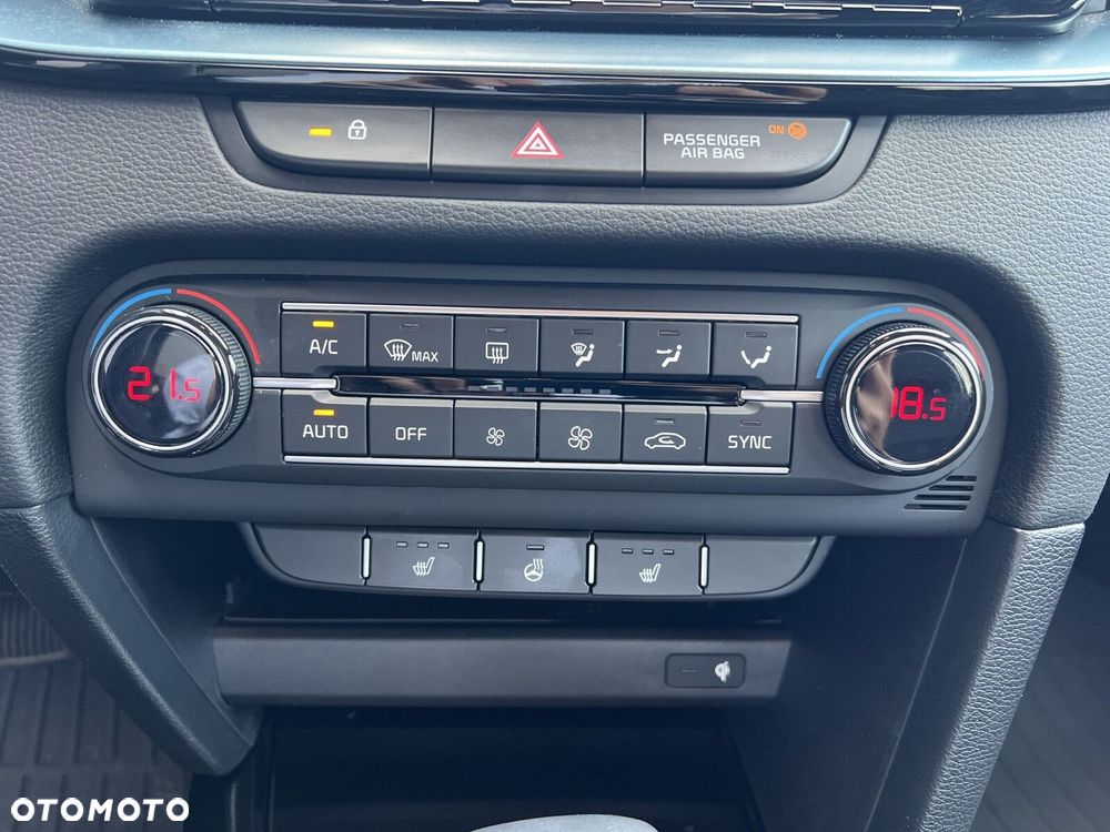 Kia XCeed 1.6 T-GDI Tribute DCT - 24