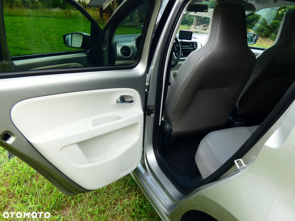 Volkswagen up! e-up - 13