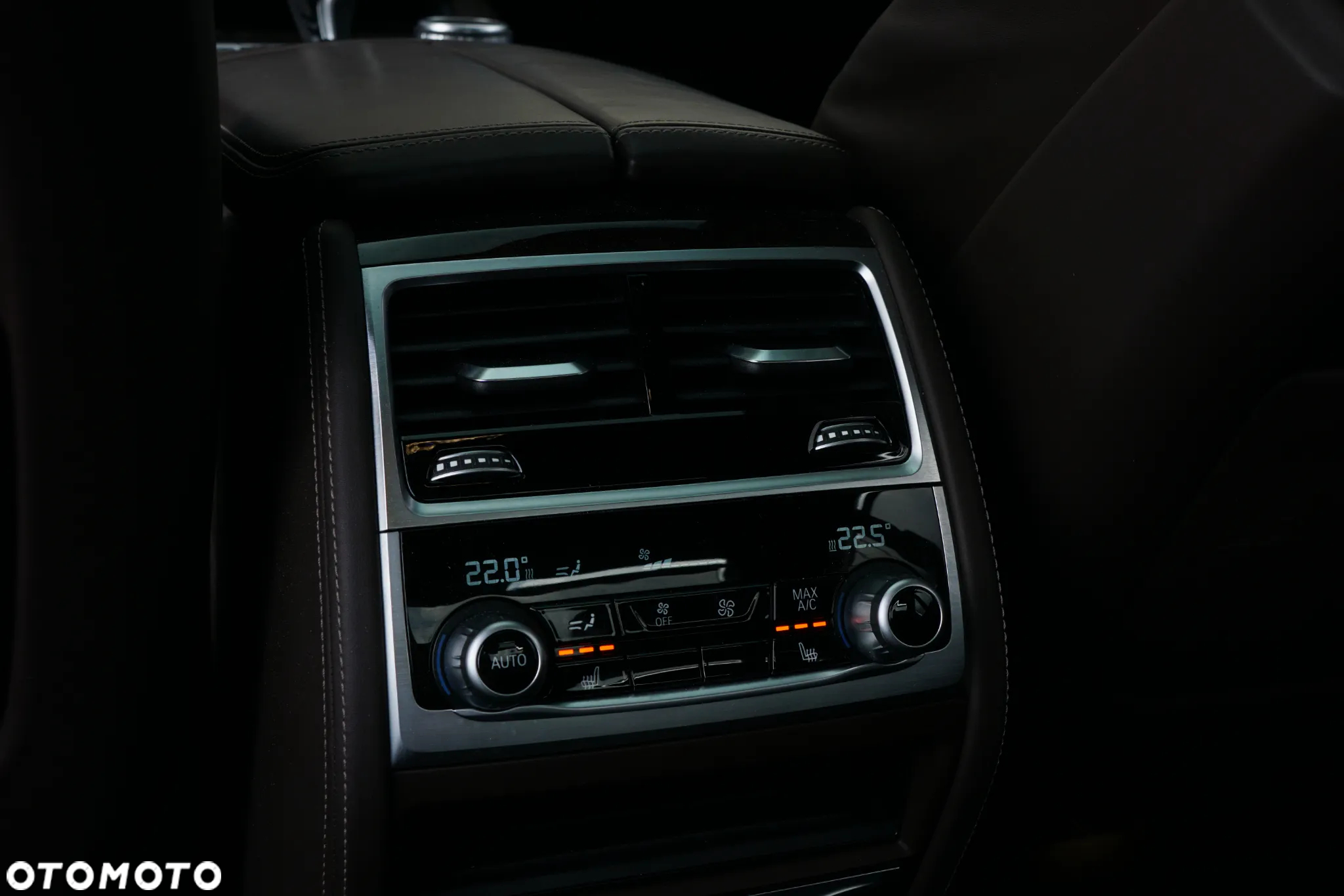 BMW Seria 7 750Li xDrive - 28