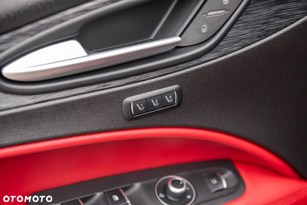 Alfa Romeo Stelvio 2.0 Turbo 16V AT8-Q4 Veloce - 29