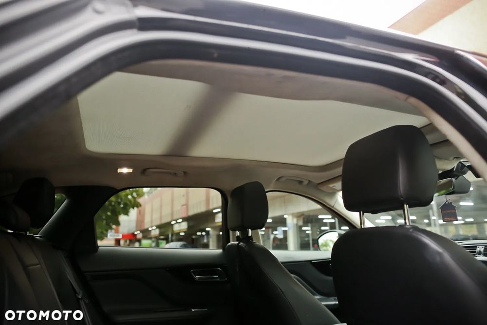 Jaguar F-Pace - 26
