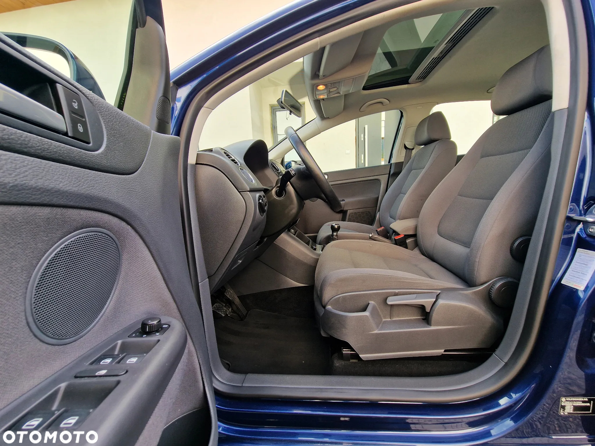 Volkswagen Golf - 8