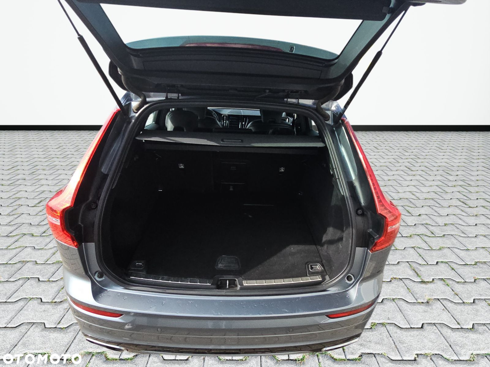 Volvo XC 60 D4 SCR R-Design - 14