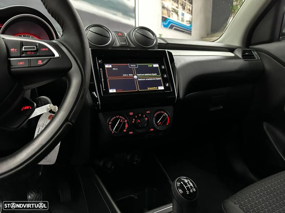 Suzuki Swift 1.2 Mild Hybrid GLX - 24