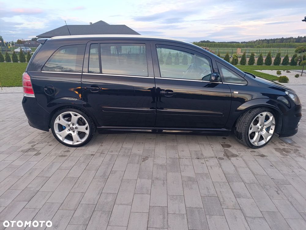 Opel Zafira OPC - 8
