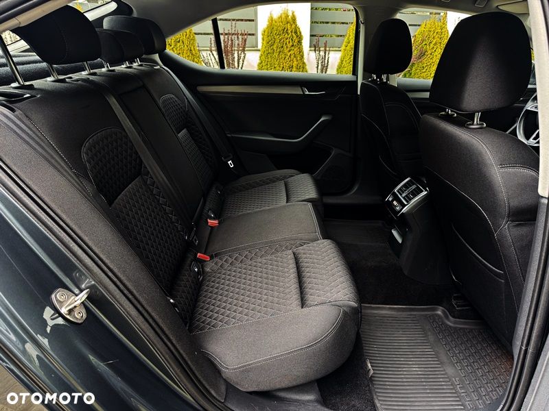 Skoda Superb 2.0 TDI SCR 4x4 Ambition DSG - 11