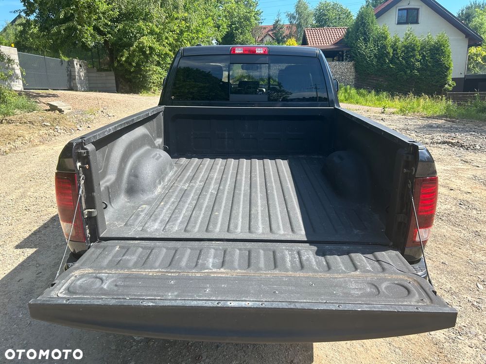 Dodge RAM - 8