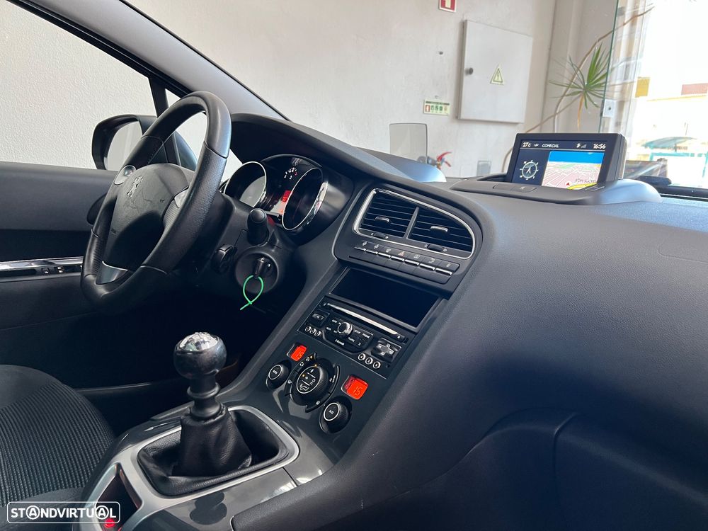 Peugeot 5008 1.6 BlueHDi Allure J17 - 36