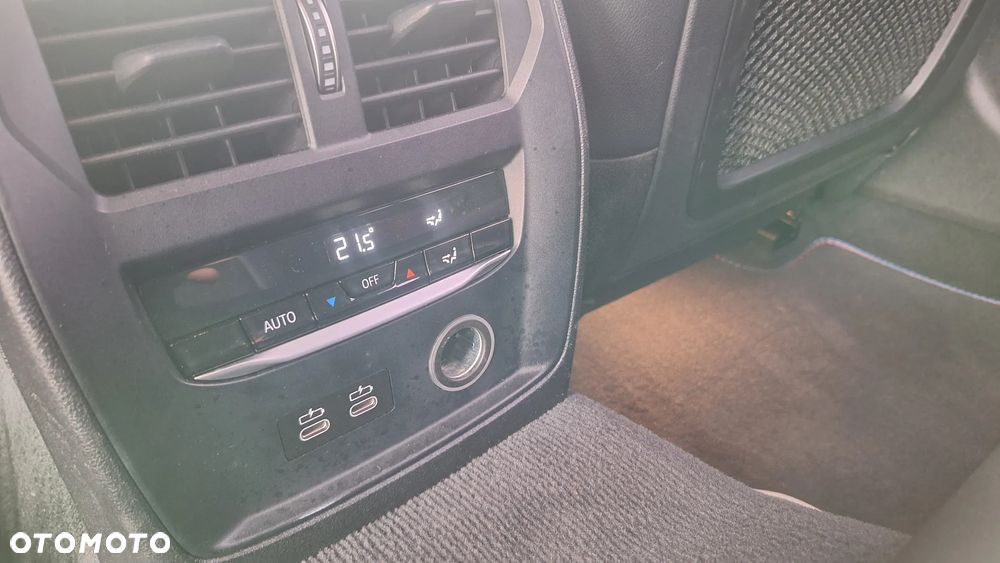BMW Seria 3 320d xDrive M Sport Shadow - 17