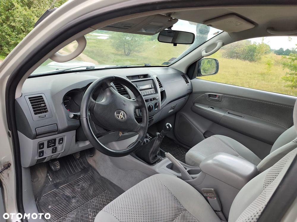 Toyota Hilux 2.5 D-4D SR5 - 10