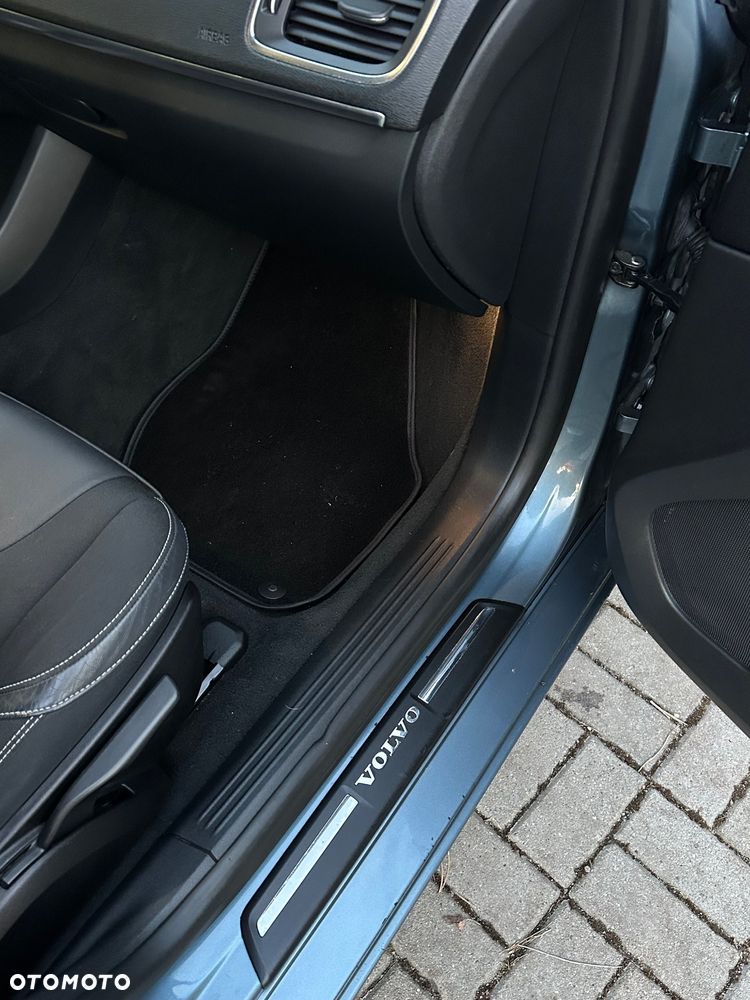 Volvo V40 D2 Momentum - 12