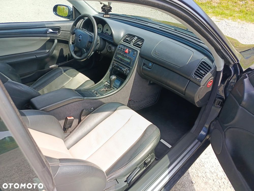 Mercedes-Benz CLK - 8