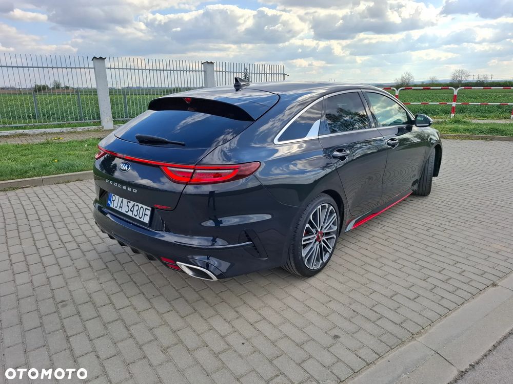 Kia ProCeed 1.6 T-GDI GT DCT - 13
