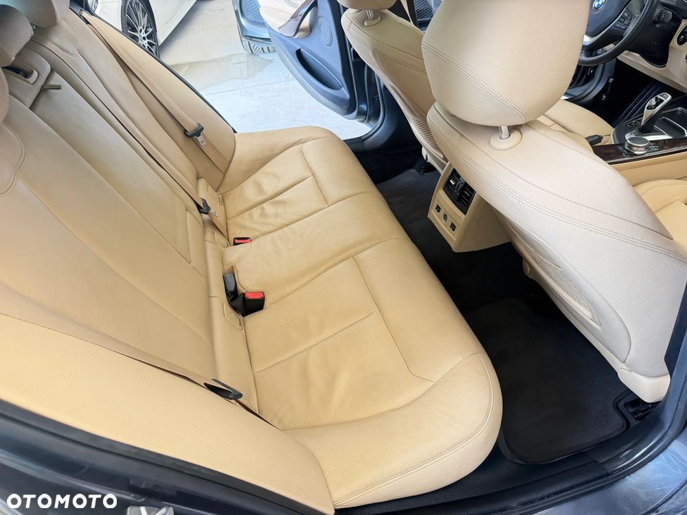BMW Seria 3 330i Edition Luxury Line Purity - 9
