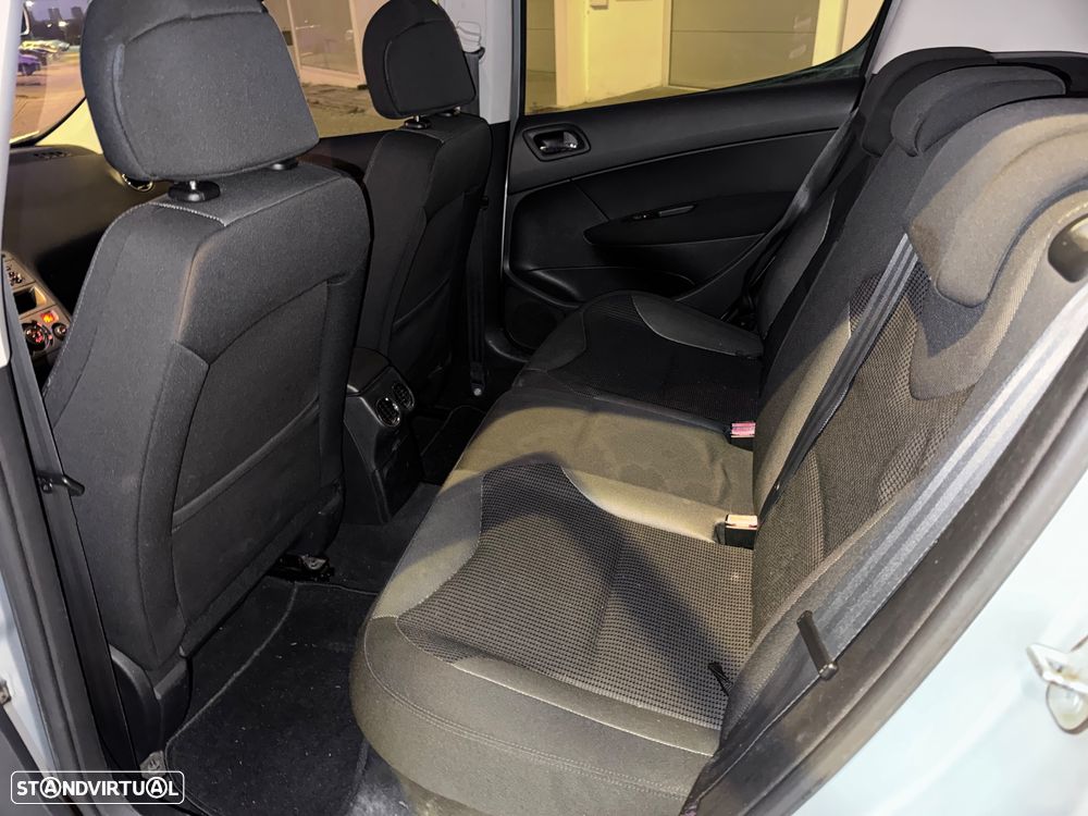 Peugeot 308 1.4 16V Executive - 7