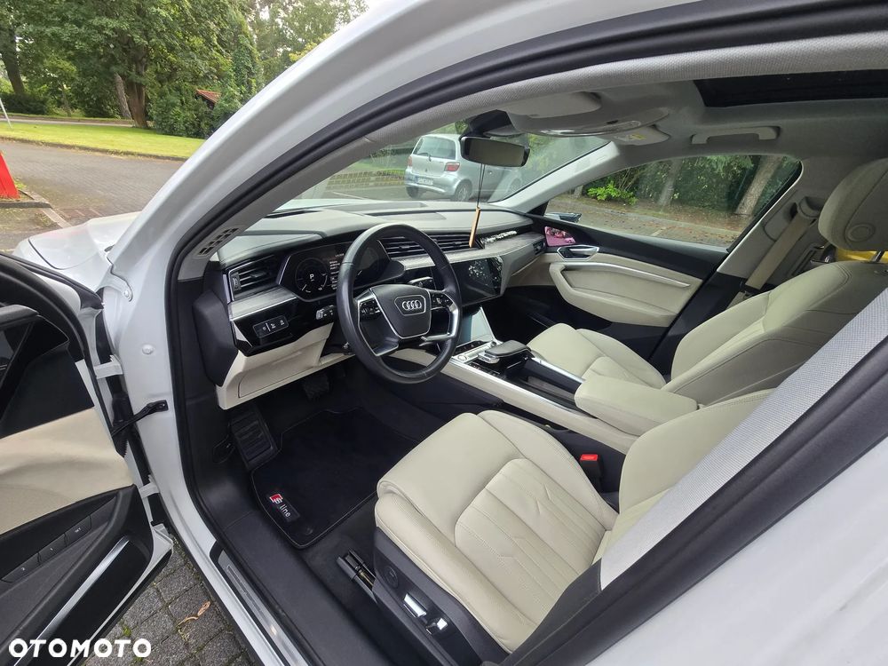 Audi e-tron 55 Quattro S Line - 12