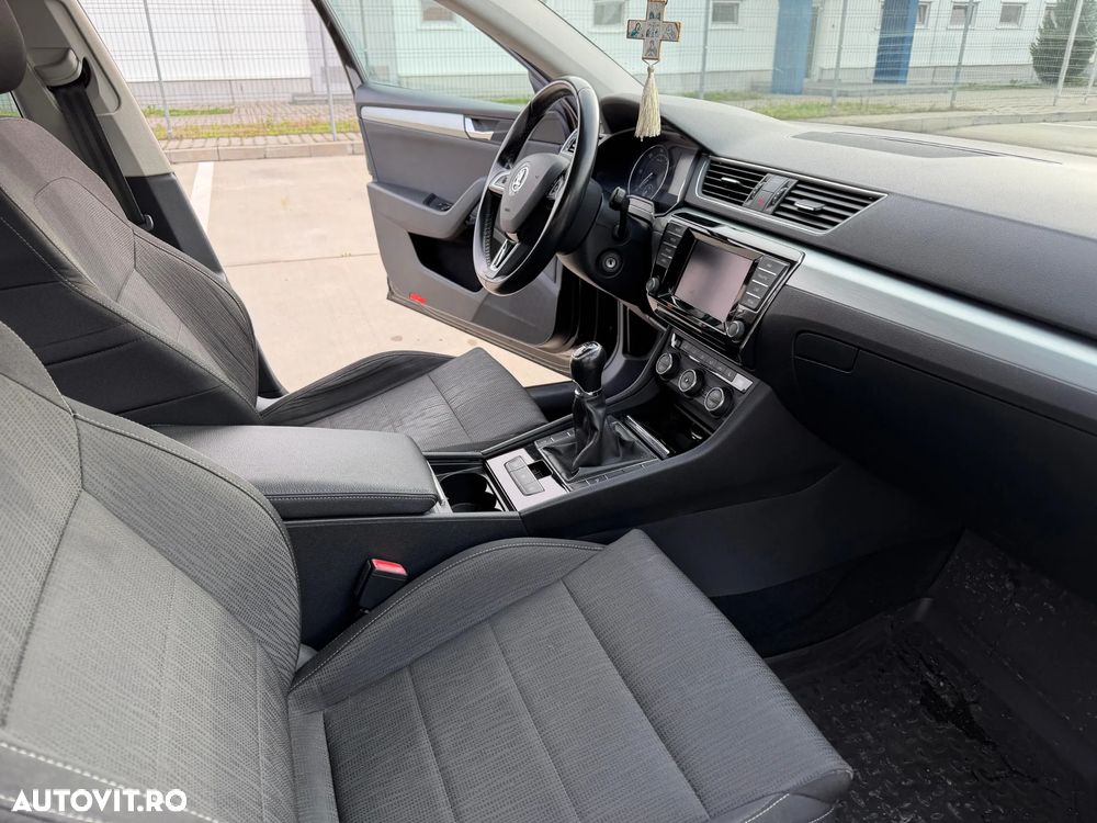 Skoda Superb 2.0 TDI Ambition - 9