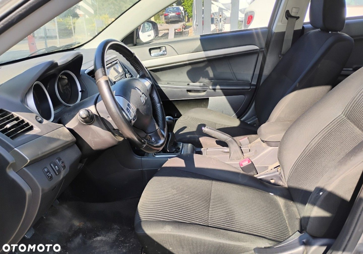 Mitsubishi Lancer - 8