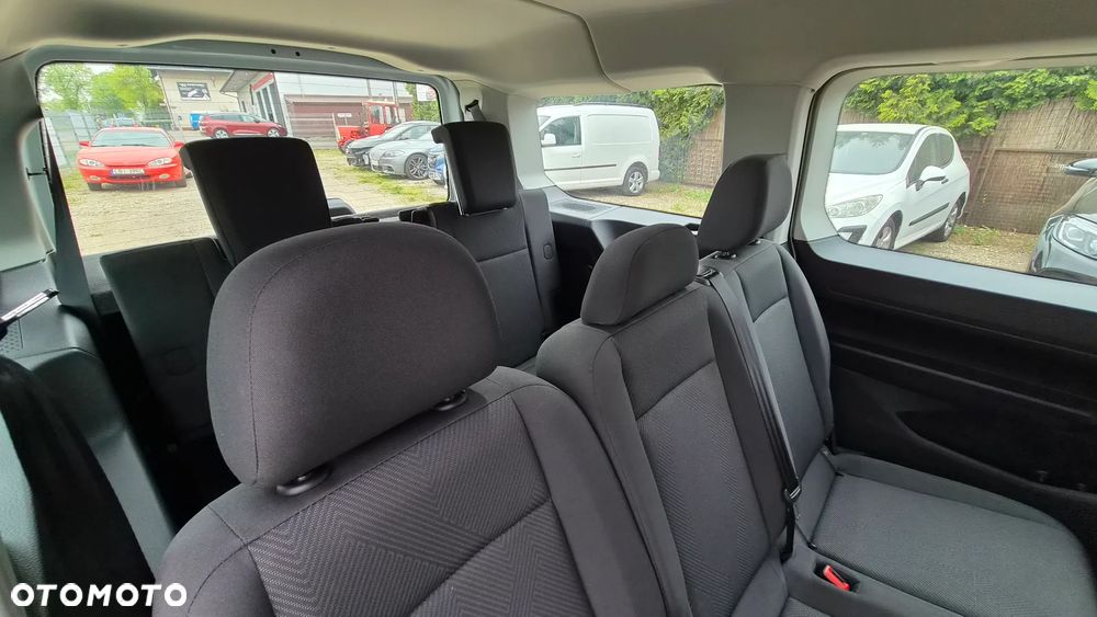 Ford Tourneo Connect Grand - 21
